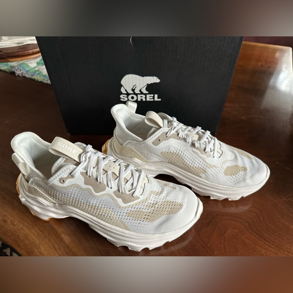 Sorel women’s size 7.5 sneakers